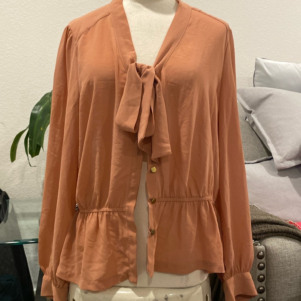 Chaffan blouse beautiful‎ never been worn